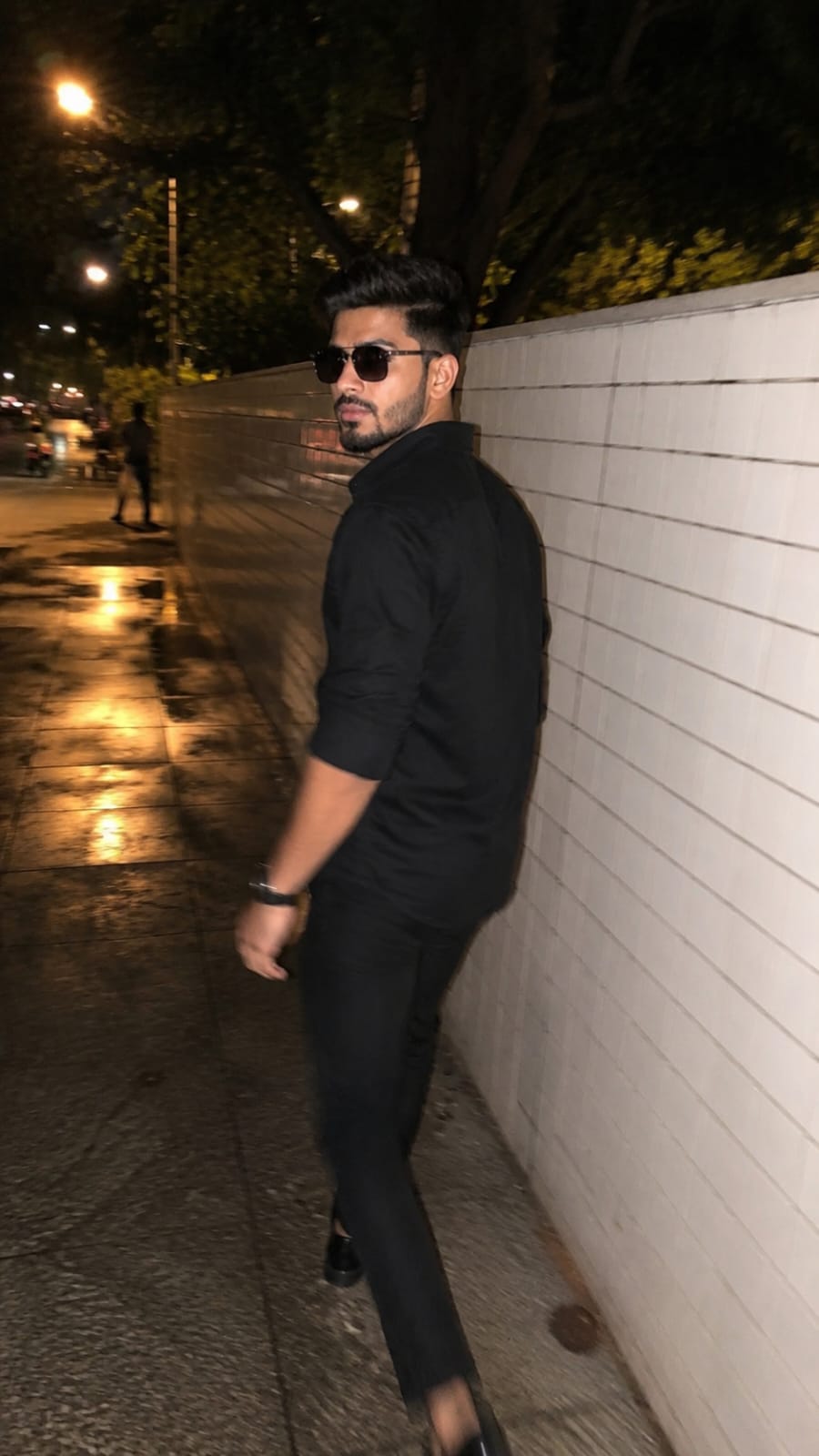 Aesthetic night street photo prompt male version generated using ChatGPT