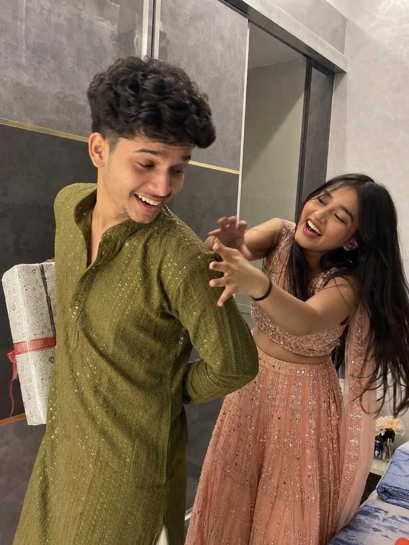 Raksha Bandhan AI photo prompt playful teasing gift style - RonyTica